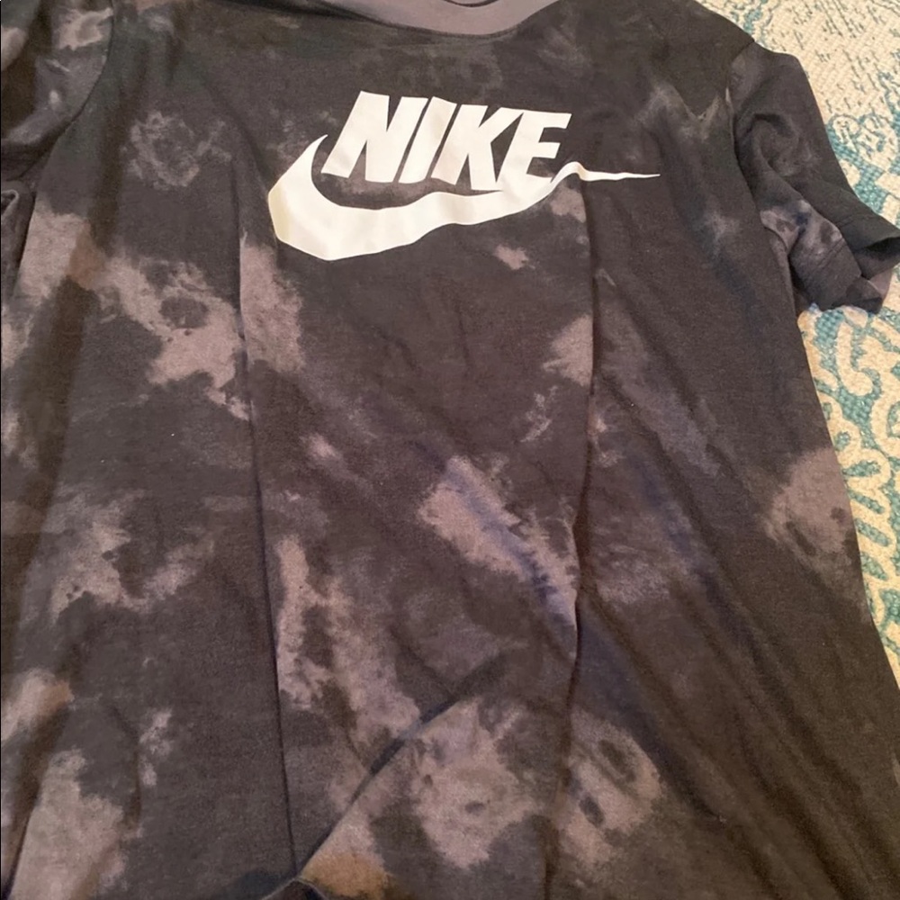 Nike tee